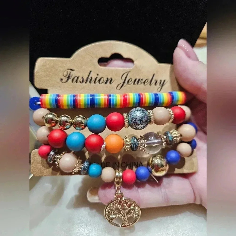 4 pc Bohemien multi colored streach bracelet.